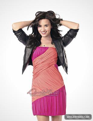 Copy of 3277_con_demi%20Lovato3 - 000Poze noi Demz000