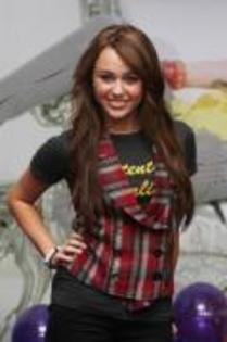 EKTZNOEPEADATKADKXV - miley cyrus