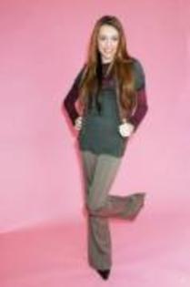 GHJBTZFBYHWZXRKJCIM - miley cyrus