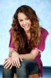 MBESGQMSBJNZIIUETVW - miley cyrus