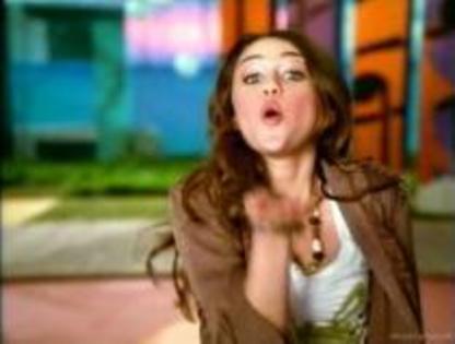 SLQNWKKJHWRHBSZAETQ - miley cyrus