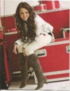 UWYEWXXEMICJIZAVFII - miley cyrus