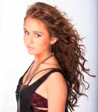 miley-cyrus_COM-modeling2009-2-0011[1] - Miley Cyrus Poze