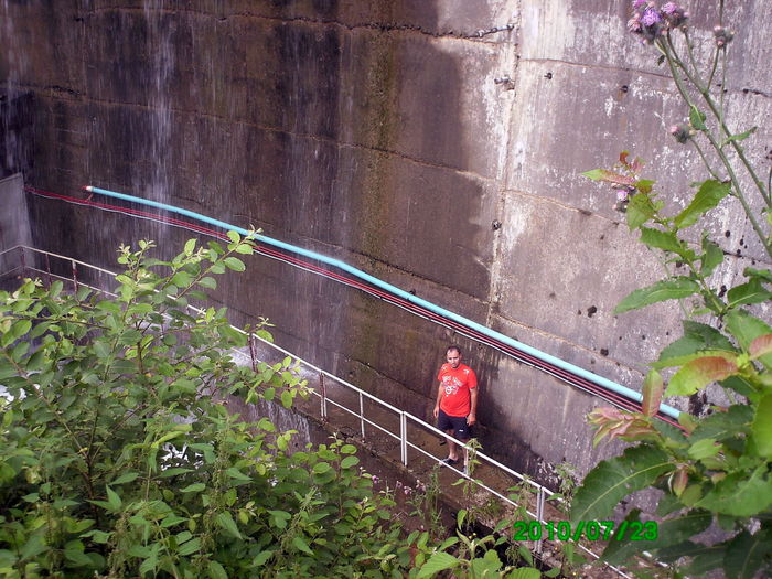 IMG_0006; ion ypy jos la un dus!!!!!!!!!!!
