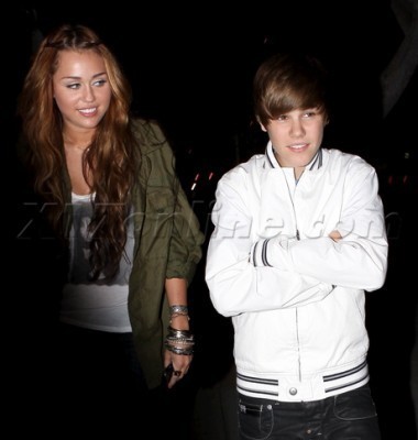 poze3_bestmusic_ro - 0 Justin Bieber si Miley Cyrus impreuna la cina foto