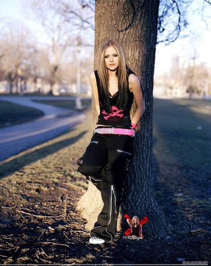 avrillavigneblacksexy