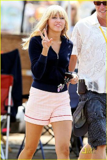 2674651523_f90c499214 - x - Hannah Montana