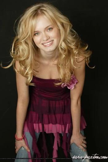 sara_paxton-1 - Sara Paxton