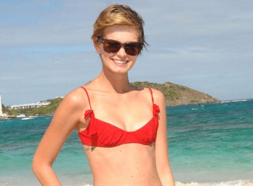 sara-paxton-bikini-500x367 - Sara Paxton