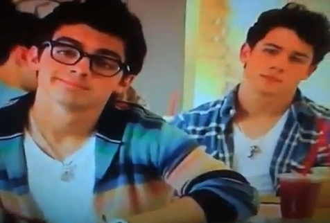 2 - Cateva pozitzseee