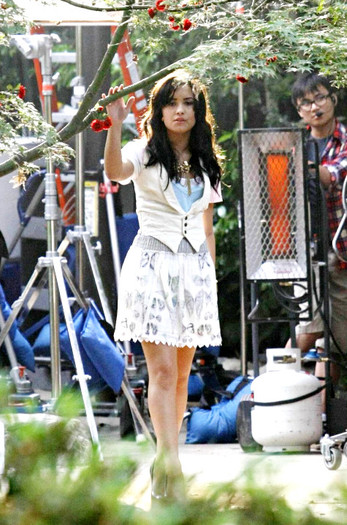 00009727 - Demy Lovato Filming-Gift Of A Friends