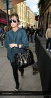 24 - Demy Lovato for a walk in London