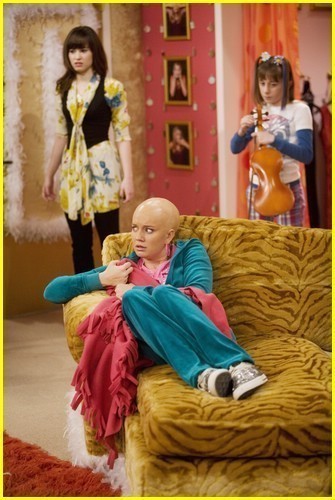 Sonny-and-Tawni-demi-lovato-and-tiffany-thornton-5825392-335-500 Sonny-and-Tawni-demi-lovato-and-tiffany-thornton-5825392-335-500