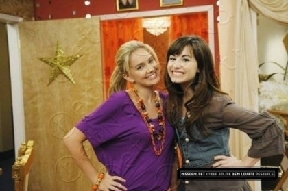 Sonny-and-Tawni-demi-lovato-and-tiffany-thornton-5825396-400-266 Sonny-and-Tawni-demi-lovato-and-tiffany-thornton-5825396-400-266