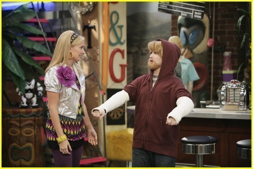 Sonny-and-Tawni-demi-lovato-and-tiffany-thornton-5825416-500-335 Sonny-and-Tawni-demi-lovato-and-tiffany-thornton-5825416-500-335