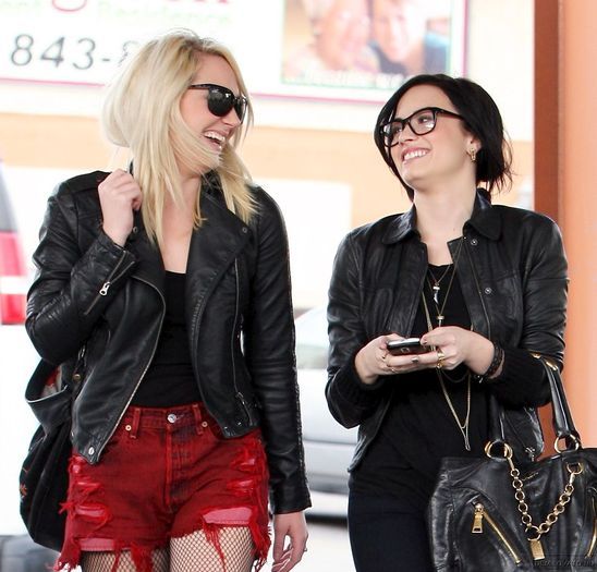 8 - Demi Lovato Going to have lunch with a Friend in Toluca Lake 2010 January 16