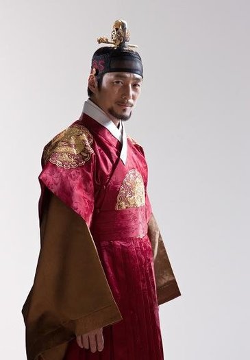 12299_112262642142460_111816285520429_86745_7684920_n - Regele Sukjong