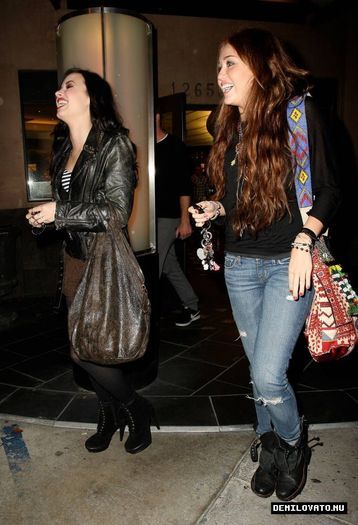 5 - Demi Lovato Having Dinner with Miley in Studio City 2010 February 2