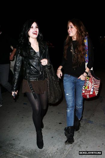 14 - Demi Lovato Having Dinner with Miley in Studio City 2010 February 2