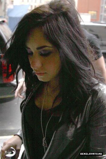 7 - Demi Lovato Leaving her Hotel in NYC 2010 May 19