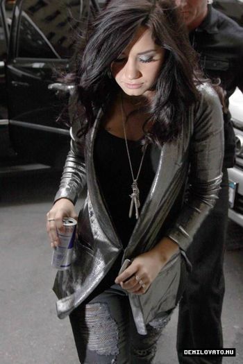 8 - Demi Lovato Leaving her Hotel in NYC 2010 May 19