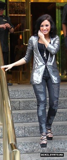 10 - Demi Lovato Leaving her Hotel in NYC 2010 May 19