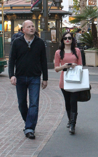 5 - Demi Lovato Shopping at The Grove 2010 February 1