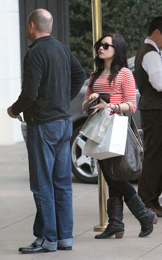 9 - Demi Lovato Shopping at The Grove 2010 February 1