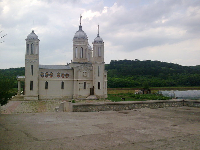 Manastirea Pestera Sf Andrei - Rasova - Manastirea Pestera Sf Andrei - Constanta