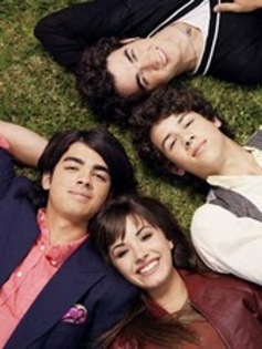 w - jonas brothers chelsea staub nicole anderson