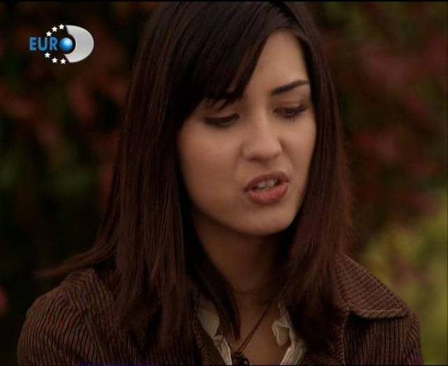 Tuba Buyukustun (7)