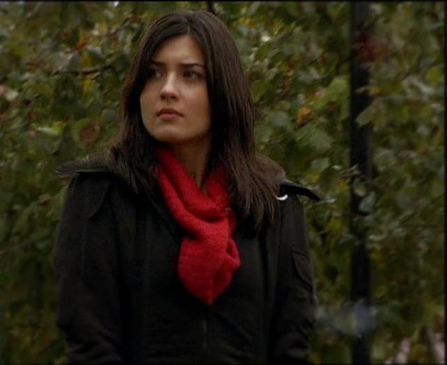 Tuba Buyukustun (12)