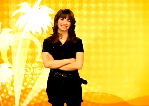 2rw22dx - Demi Lovato