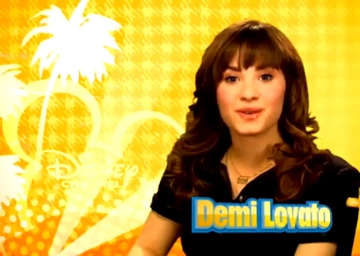 15x1qgm - Demi Lovato