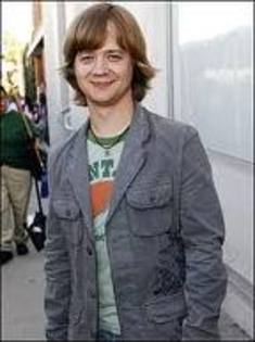 imagesCASKN20W - Jason Earles-Jackson Stewart