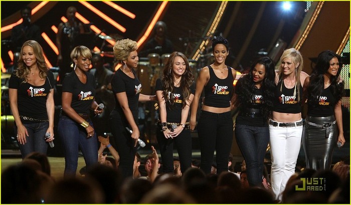 mileycyrusfashionrocks2il3 - Miley And Hannah