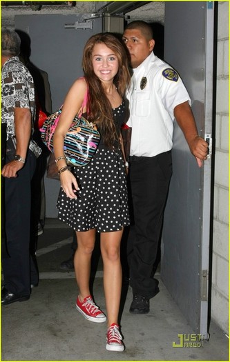 mileycyrusguitar04yo9 - Miley And Hannah