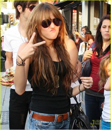 mileycyrusjustingaston0ra2 - Miley And Hannah