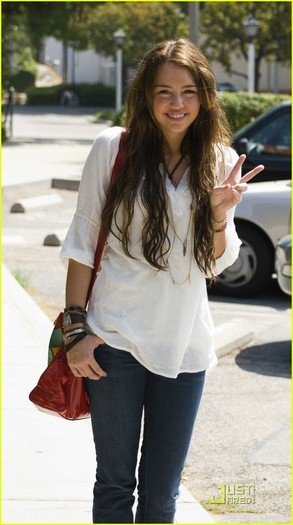 mileycyruspassportrenewyq6 - Miley And Hannah