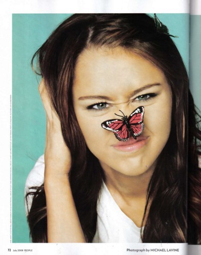 61920303hb9 - Miley And Hannah