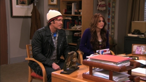 normal_hannah_montana_to_the_principal_s_office_hd_m4v_000391016