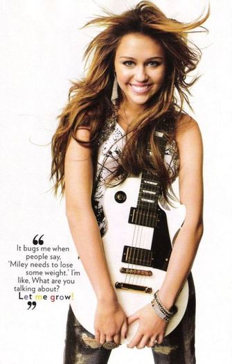 hannah-montana-glamour - Miley Cyrus Pozeaza In Revista Glamour