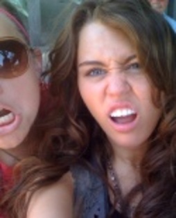 miley_cyrus_personal_pics_015