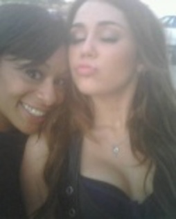 miley_cyrus_personal_pics_039