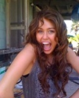 miley_cyrus_personal_pics_049