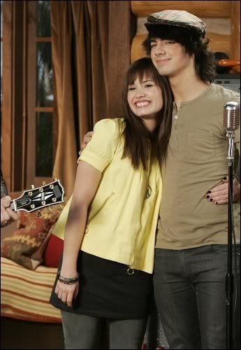 DEMILOVATOANDJOEJONAS - Demi Lovato rare