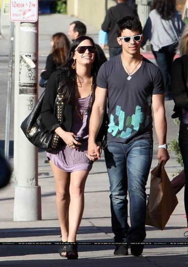 DEMI-LOVATO-AND-JOE-JONAS-OR-JEMI-demi-lovato-13657896-660-939 - Demi Lovato rare