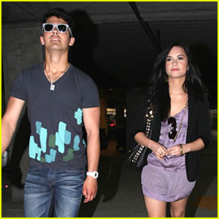 demi-lovato-joe-jonas-sunday-church-date