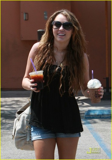 243j9g4 - Miley Cyrus is Coffee Bean Cute