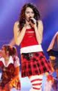 Miley cirus - pozele  cele  mai  tari  miley